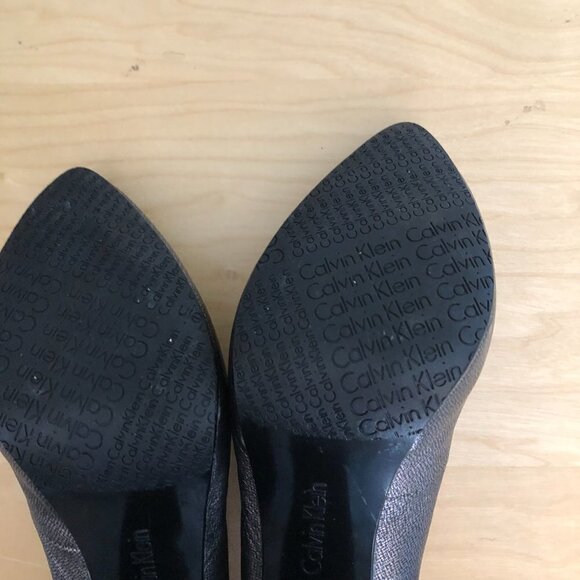 Calvin Klein Elita Pointed Toe Platform Pump - Picture 12 of 12